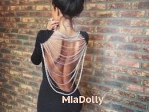 Mia_Dolly